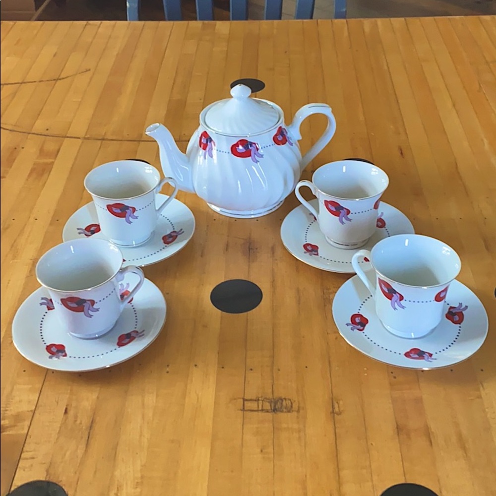 Feminist Red Hat Society tea set by Darice!